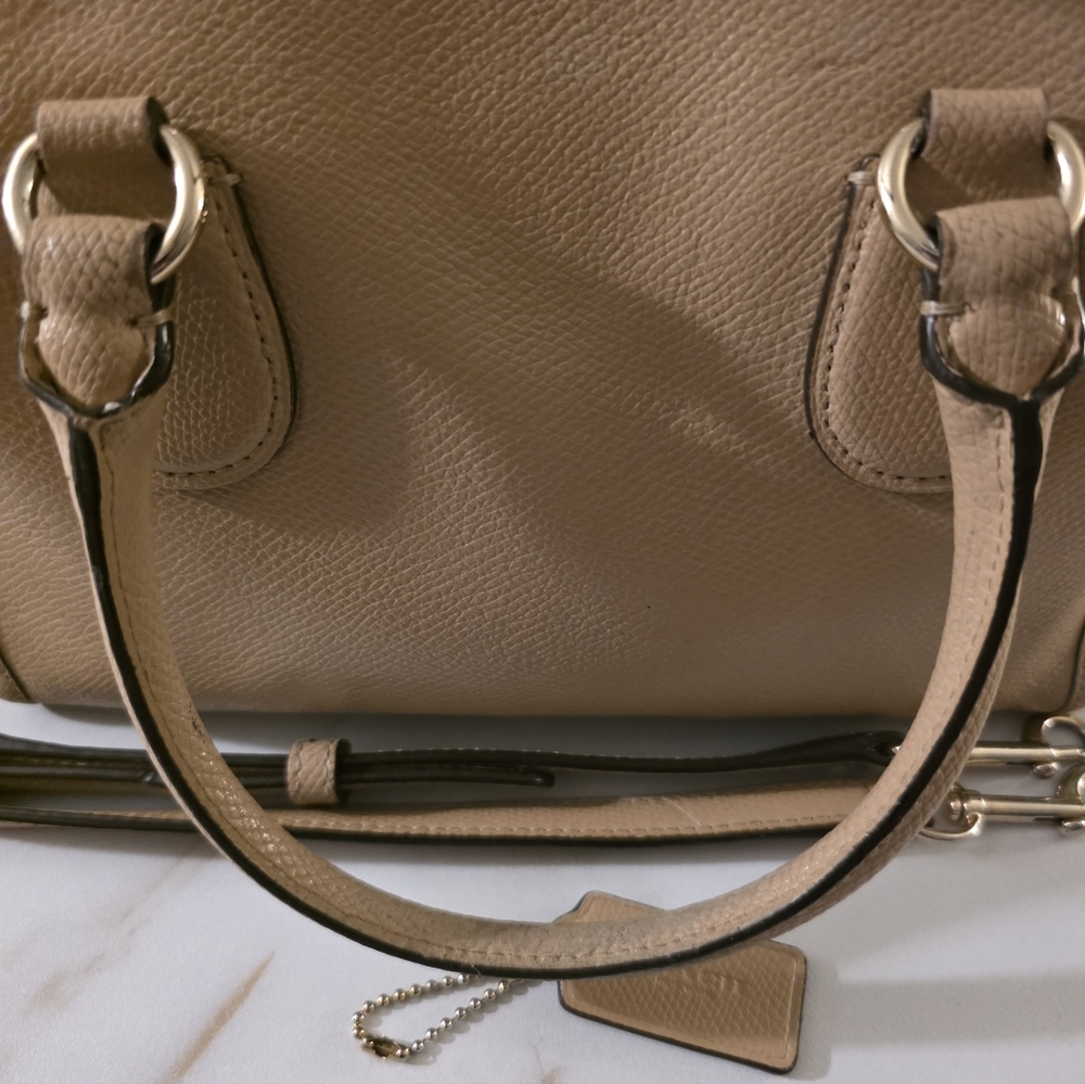 Coach Tan Leather Shoulder Bag with Signature Pouch See Pic 2 For Pouch - Picture 8 of 16